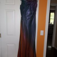 To bouquet or not to bouquet with a colorful dress? Pics included