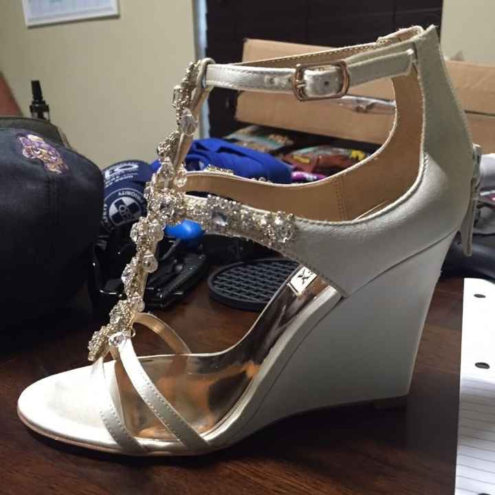 High heels and outdoor (on the grass) ceremony!?