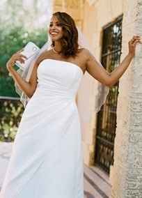 Short brides - show me your dresses!