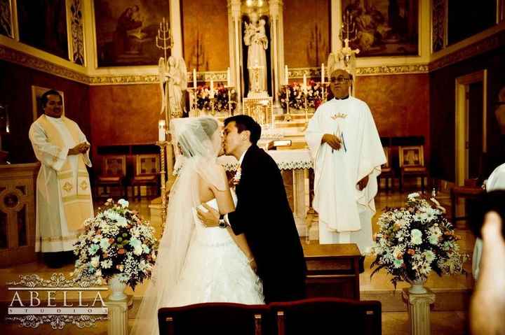 Back and Married! *Pro-pics included*