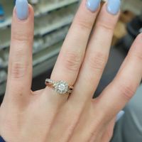 Brides of 2022! Show us your ring! - 1