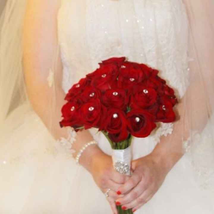 , let's see your wedding bouquet  ladies!!