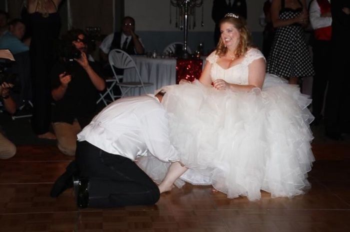 Garter toss
