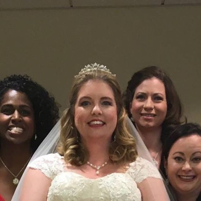 Let me see your wedding day hair!