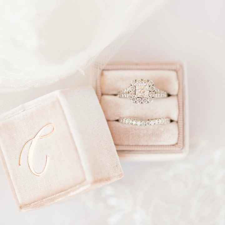 The line of 1000+ people