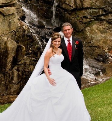 wedding dresses!!! let's see them, ladies!