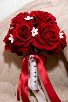 Silk flowers, LOVE em or LEAVE em?