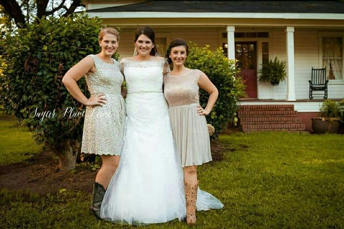 Show me ya dress! Bridesmaids dress that is.