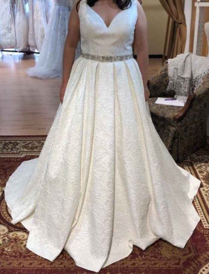 Help! Does anyone know the designer of this dress? - 1