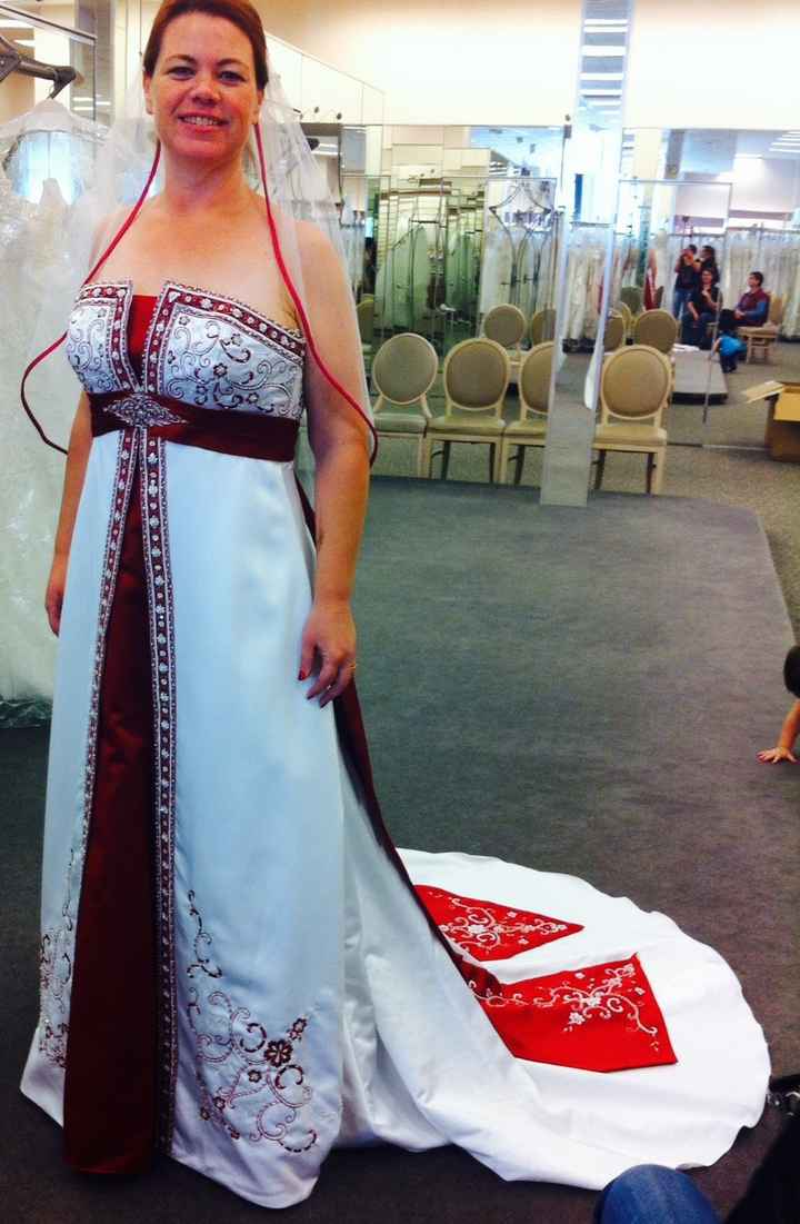 Dress has color...should bouquet match?