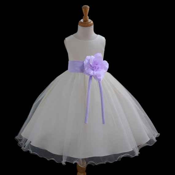 I wanna see your flower girl dresses!!