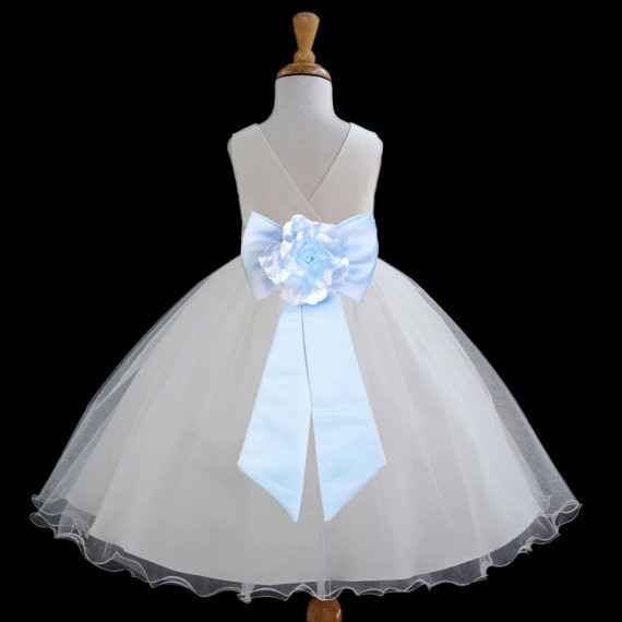 I wanna see your flower girl dresses!!