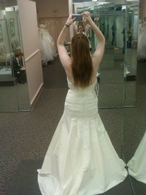 post your wedding  dress pic thanks.