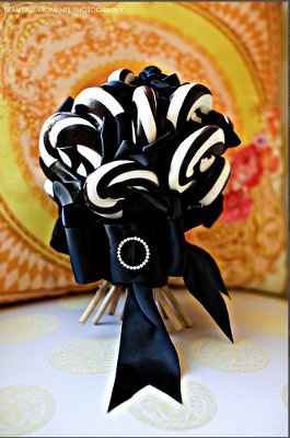 Thought you planners might like these...lolipop bouquets!