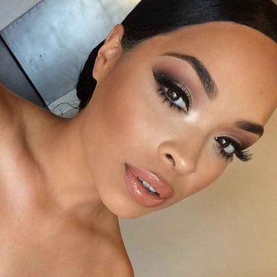 Natural or Dramatic Makeup- What will be your look?