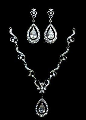 I want to see that beautiful wedding jewelry!