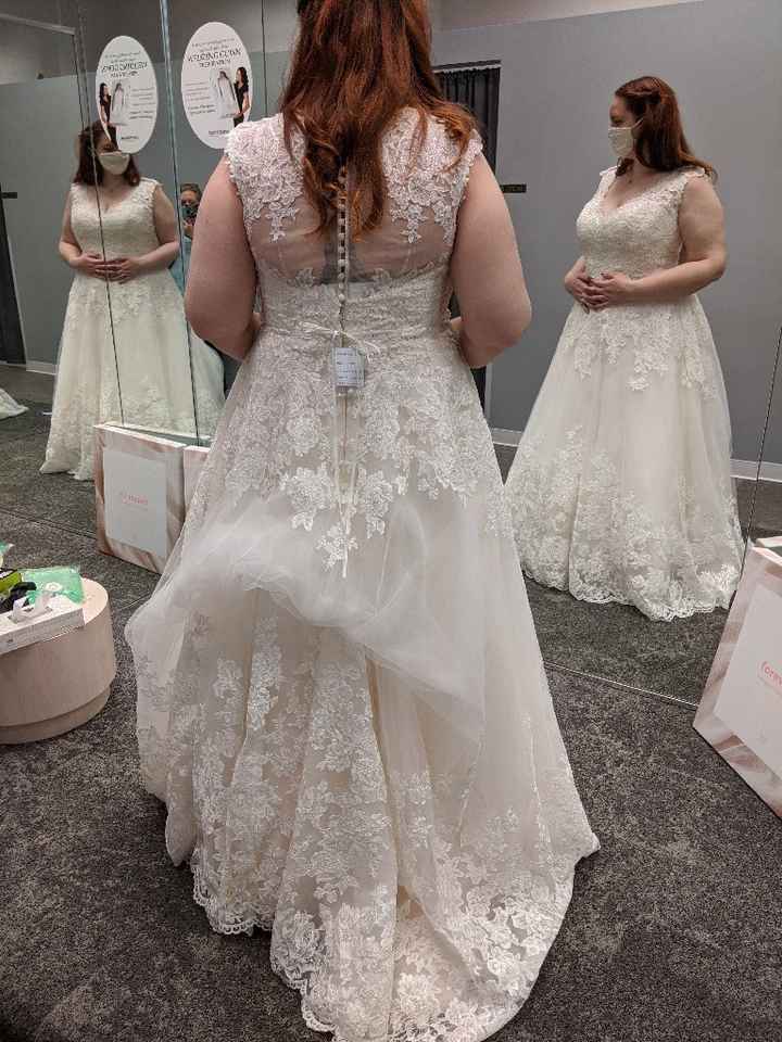 David's Bridal, Dresses