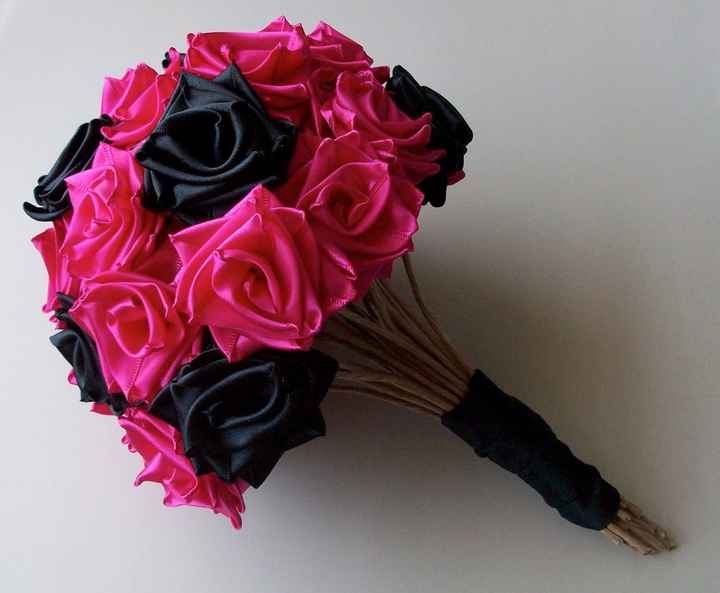 Paper tissue flowers