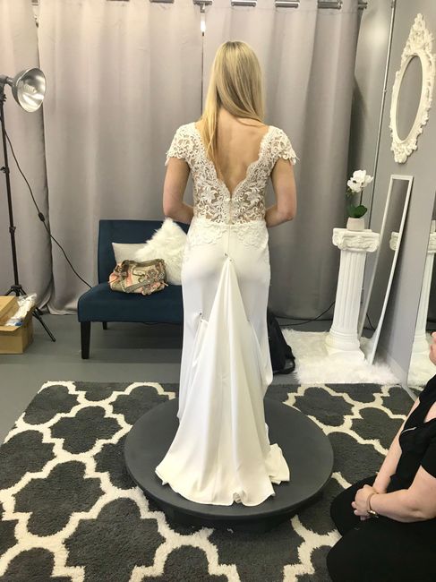 Does this dress need a belt? 2