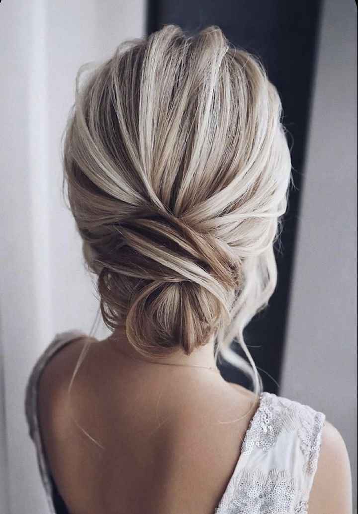 Simple bridal ponytail options for hair that won't hold a curl, please! 2