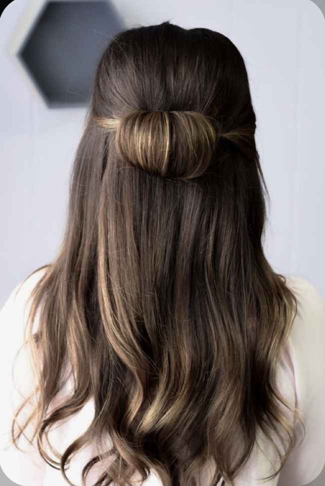 Simple bridal ponytail options for hair that won't hold a curl, please! 5