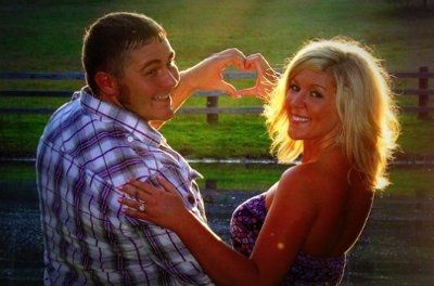 Our engagement photos are back! *Pics