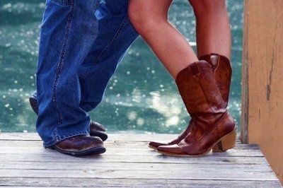 Our engagement photos are back! *Pics