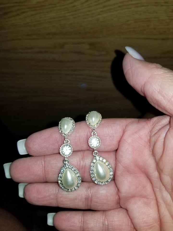 Show me your wedding earrings! - 1