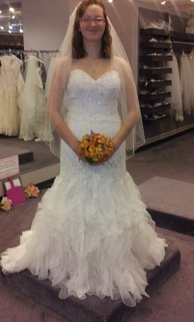 Can i see some dresses?!?!?!?