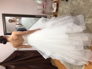 Help! Has anyone wore the Hayley Paige "Londyn" gown & had it bustled?!