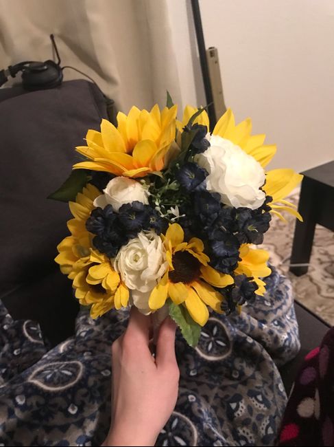 Spam me with all your bouquet photos!!! 8