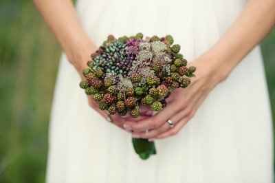 I am stuck on our bouquets! help!