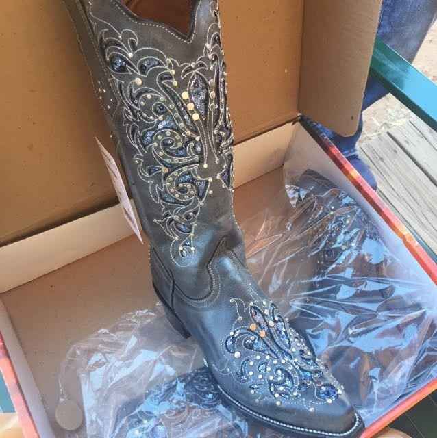 Shoes?  what color are you wearing?