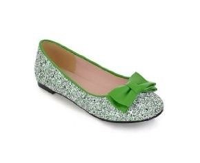 I wanna see your FLAT wedding shoes!