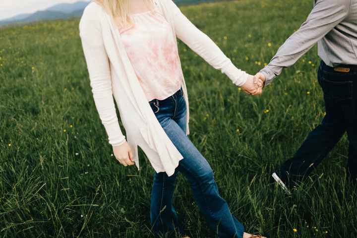 What did you wear in your engagement pictures and where did you get it??