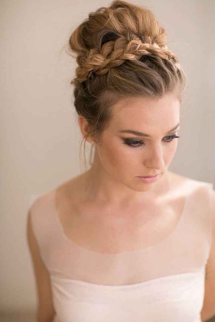 Ponytail and minimal makeup? - 3