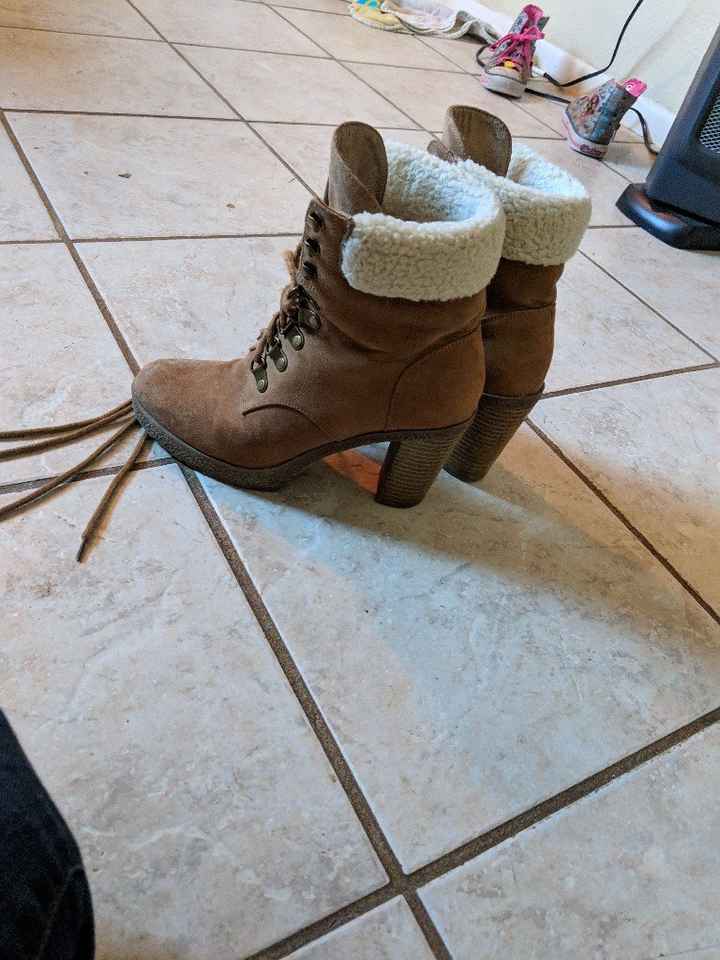 i need help finding shoes.... - 1