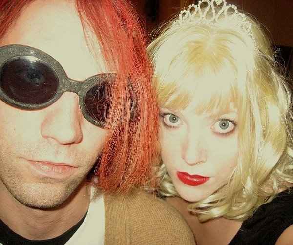 Who loves u ;) show us your FH or Hubby