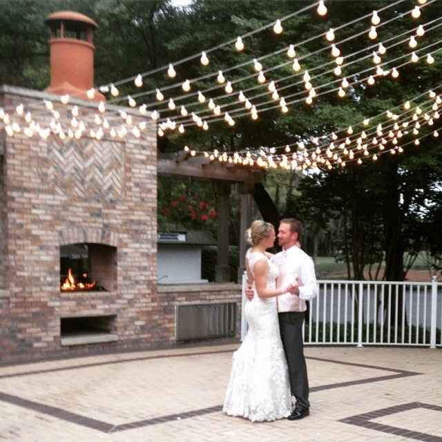My friend who got married today is my IRL dress twin