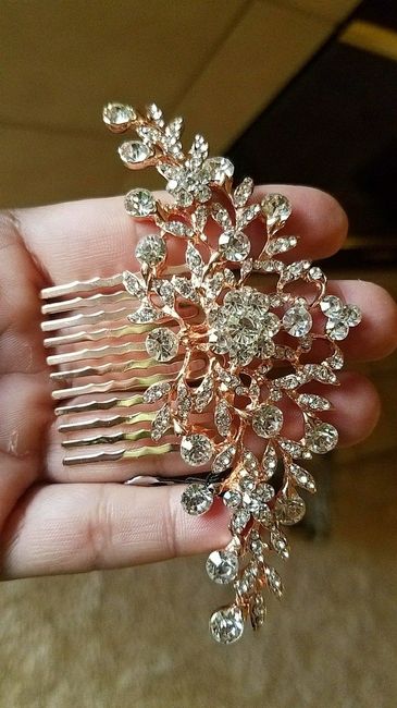 Wearing2 veils with 2 fancy combs but how?