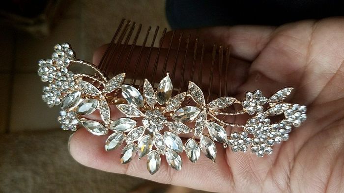 Wearing2 veils with 2 fancy combs but how?