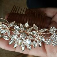 Wearing2 veils with 2 fancy combs but how?