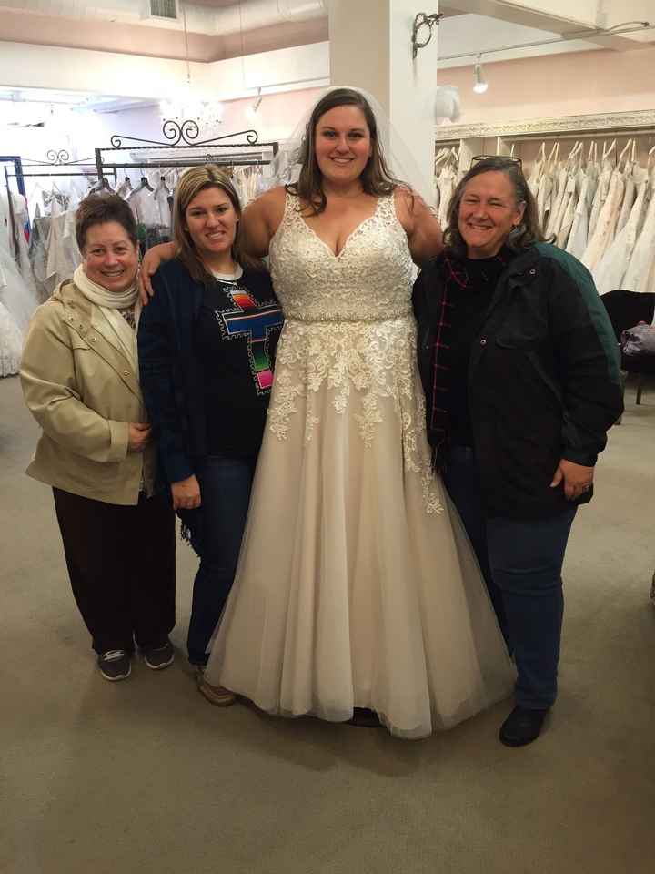 Let's show off our wedding gowns!