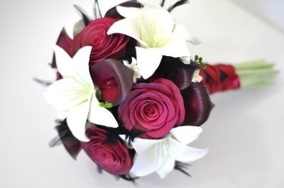 Red, black and white wedding - what are your flowers?