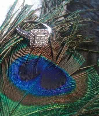 Alright ladies! Let's see those gorgeous rings...