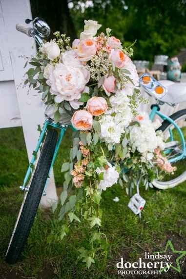 Decor help - road cycling and peonies?