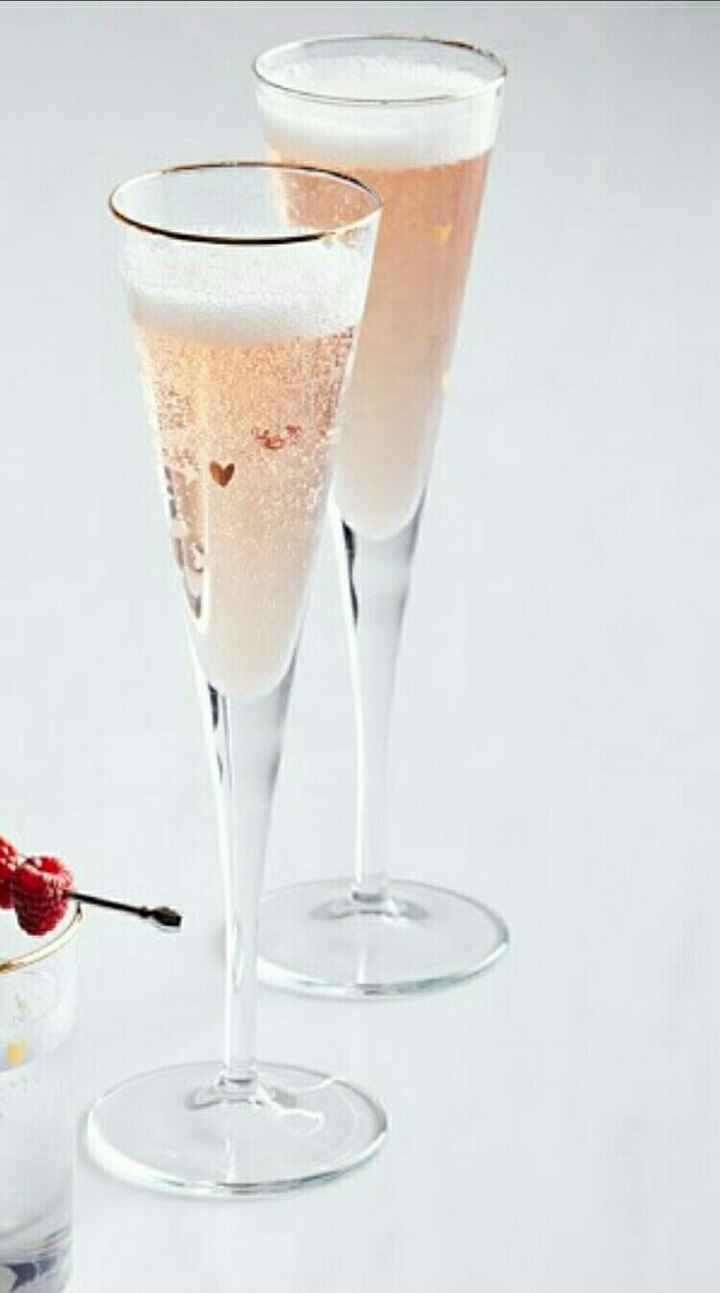 Let's see everyone's champagne flutes!
