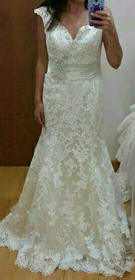 Show your beautiful dresses off!!