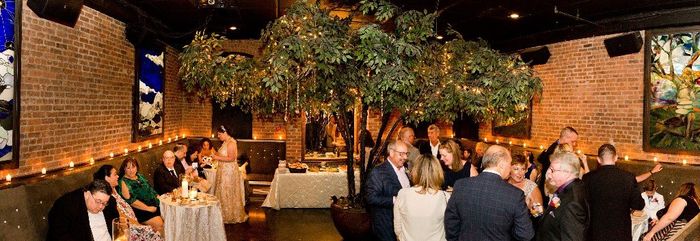 Main floor for arrivals and cocktail hour