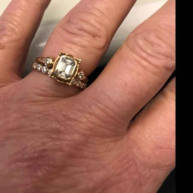 Did anyone pick their own engagement ring?? - 1